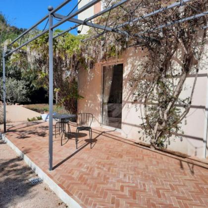 terrasse en carreaux de pavage Provence Extrieur, maison particulire